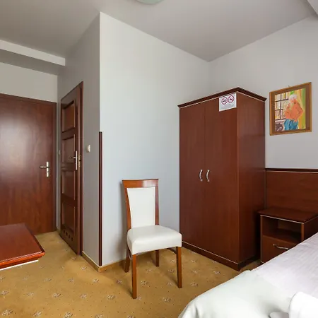 Отель Skalite Spa & Wellness Щирк