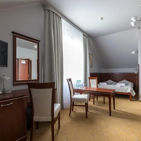 מלון Skalite & Wellness 3*