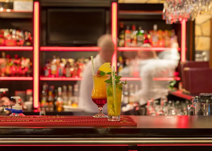 斯卡里特温泉及健康酒店 酒店