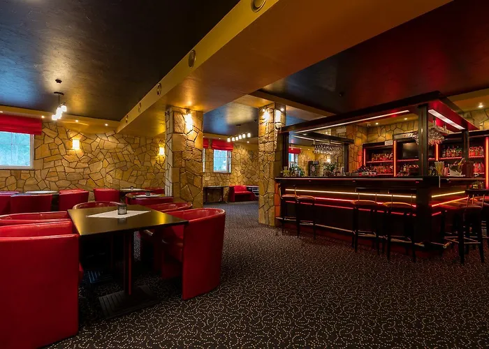 斯卡里特温泉及健康酒店 酒店 什切尔克